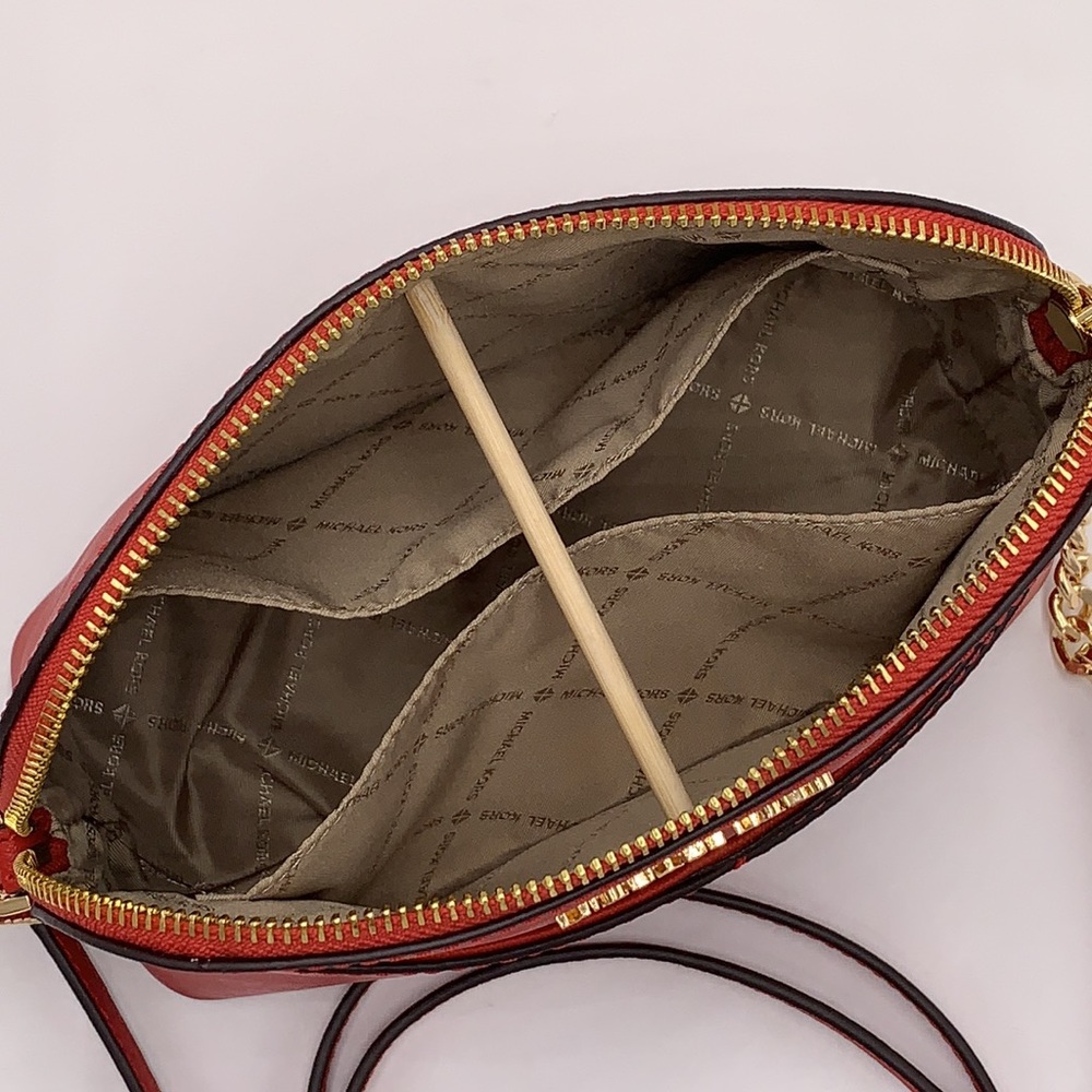 MICHAEL KORS
Jet Set Travel Medium Logo Dome Crossbody Bag FLAME COLOR - Picture 12 of 15